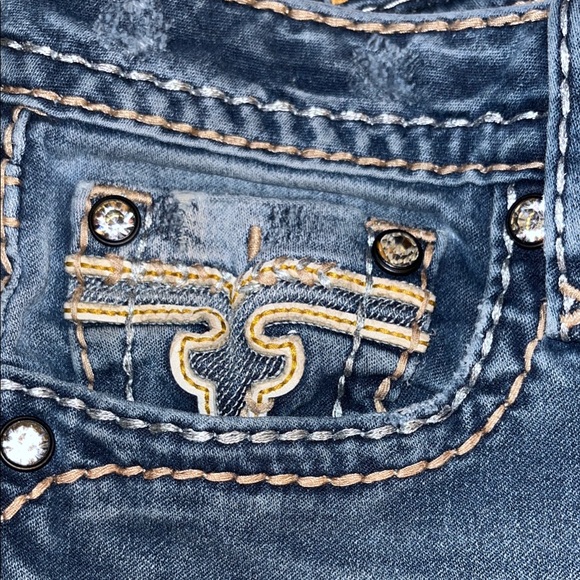 Rock Revival Dark Blue Capri Jeans - Picture 5 of 16